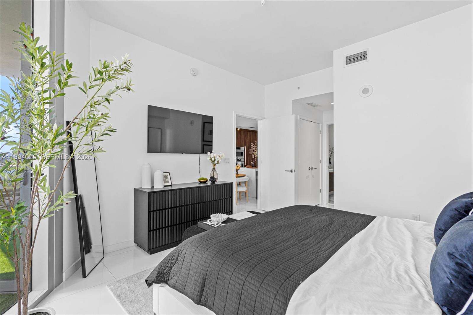 Paramount Miami Worldcenter at 851 1 Ave, Miami, FL 33132 - For Sale photo 24