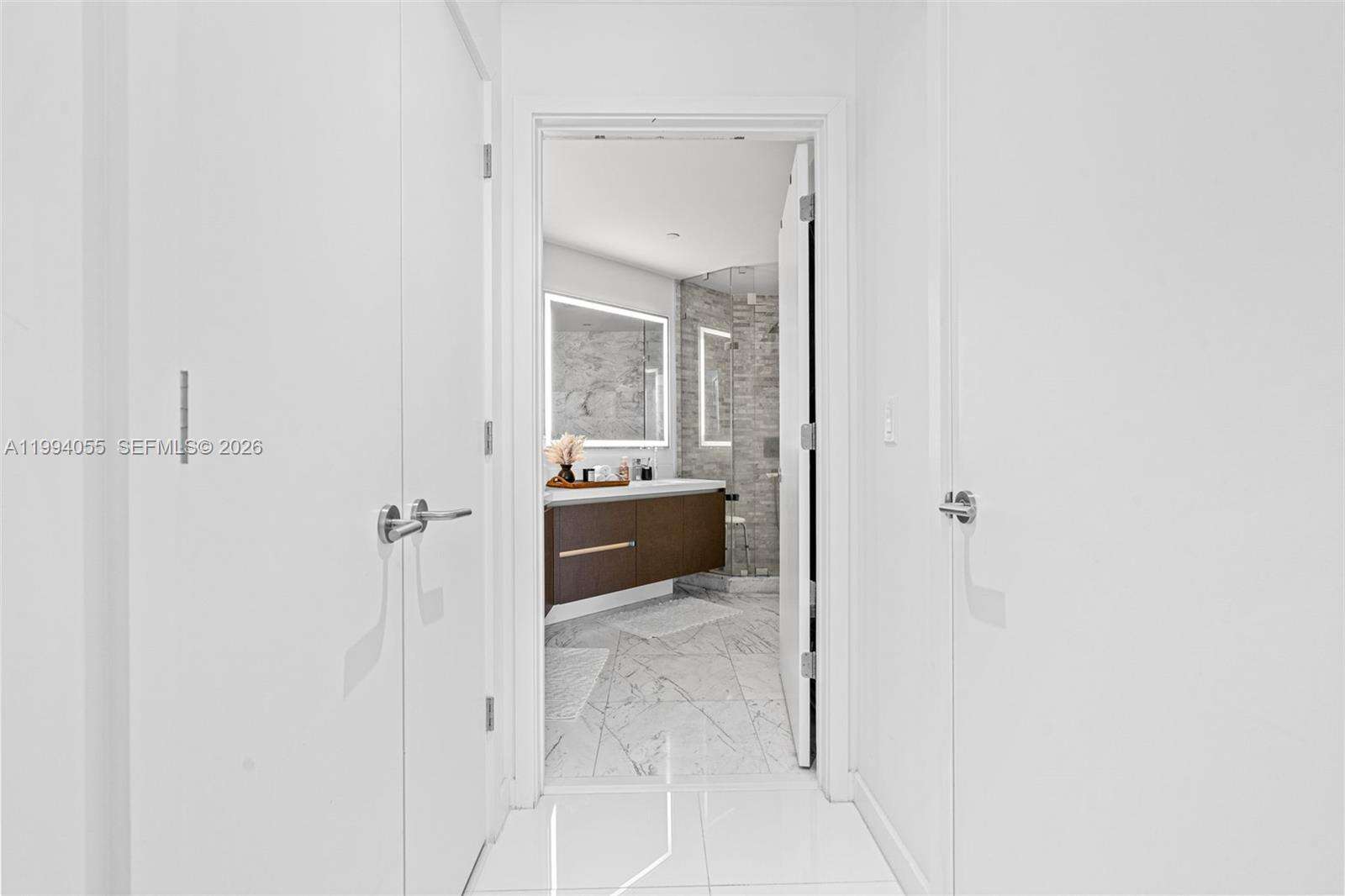 Paramount Miami Worldcenter at 851 1 Ave, Miami, FL 33132 - For Sale photo 25