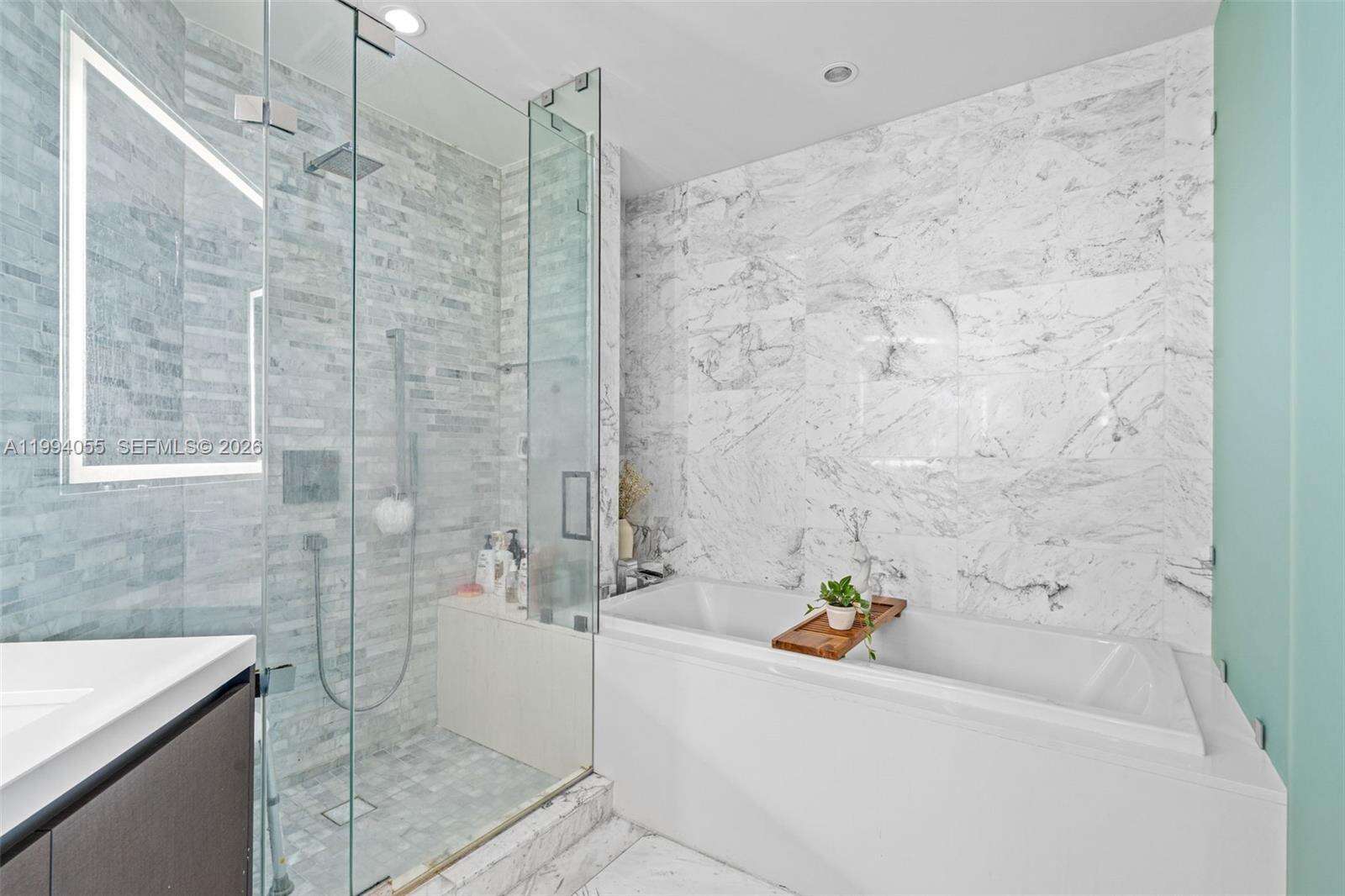Paramount Miami Worldcenter at 851 1 Ave, Miami, FL 33132 - For Sale photo 27