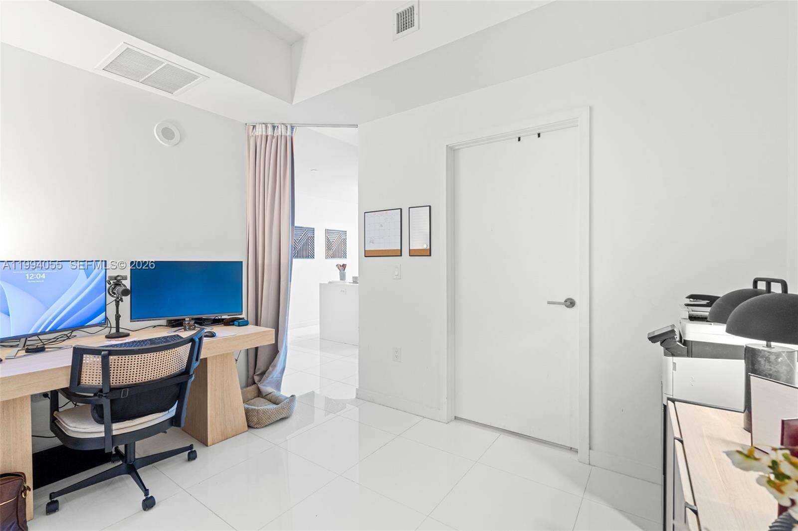 Paramount Miami Worldcenter at 851 1 Ave, Miami, FL 33132 - For Sale photo 29