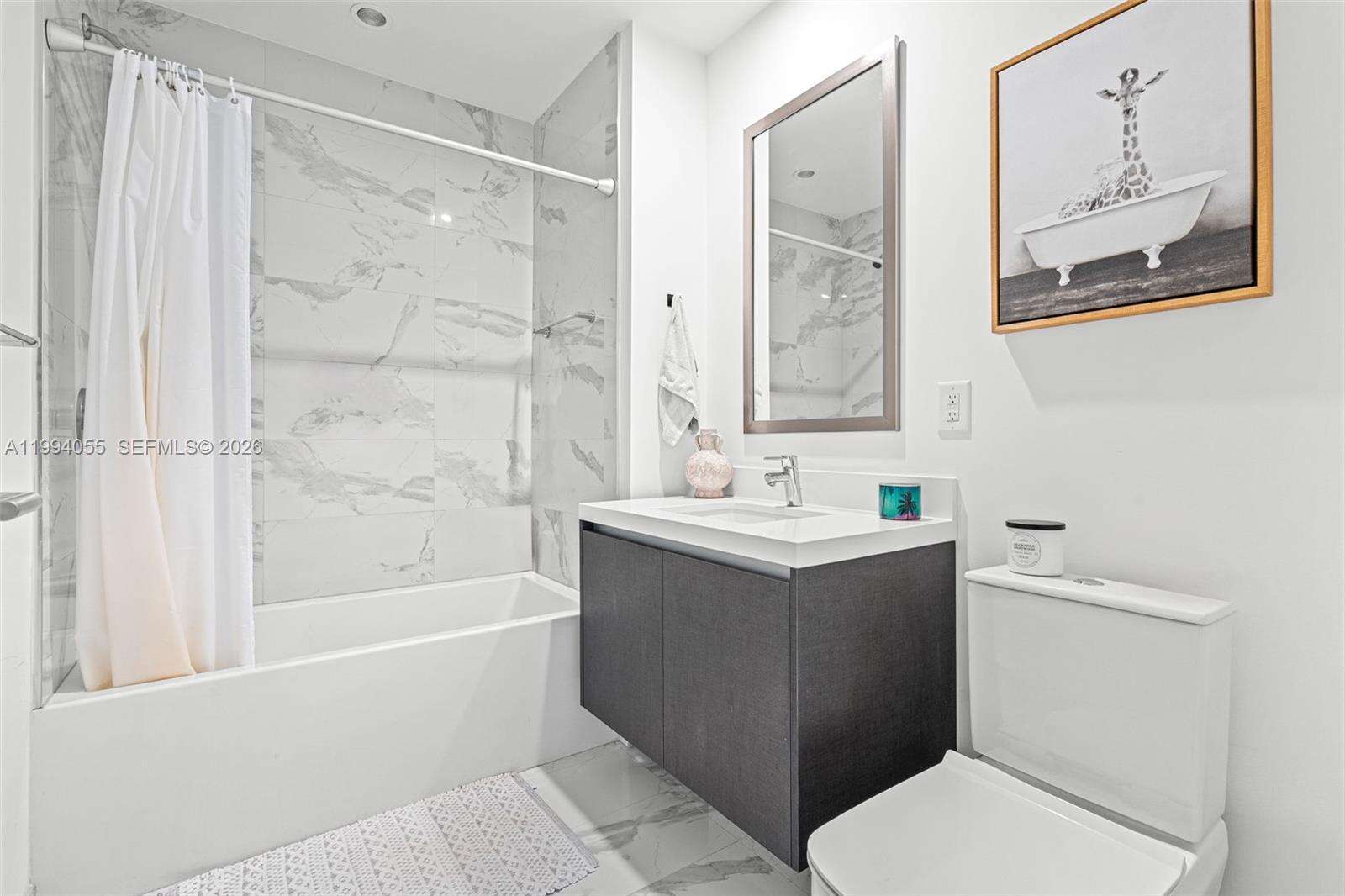 Paramount Miami Worldcenter at 851 1 Ave, Miami, FL 33132 - For Sale photo 30