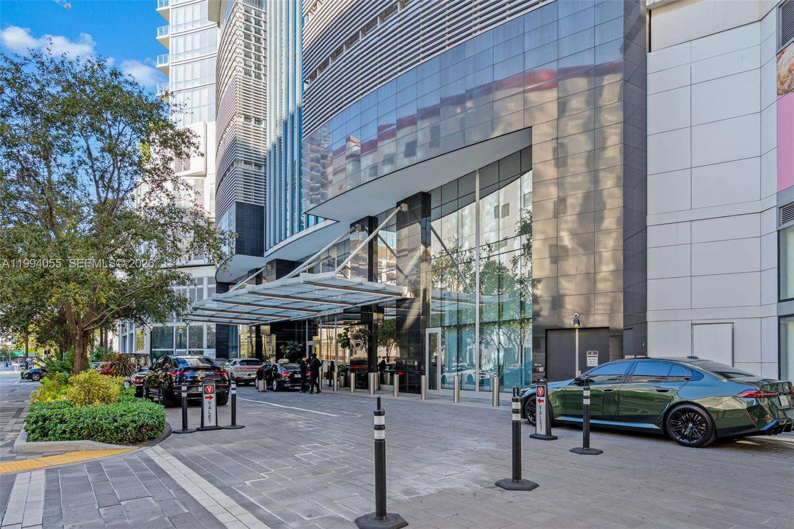 Paramount Miami Worldcenter at 851 1 Ave, Miami, FL 33132 - For Sale photo 4