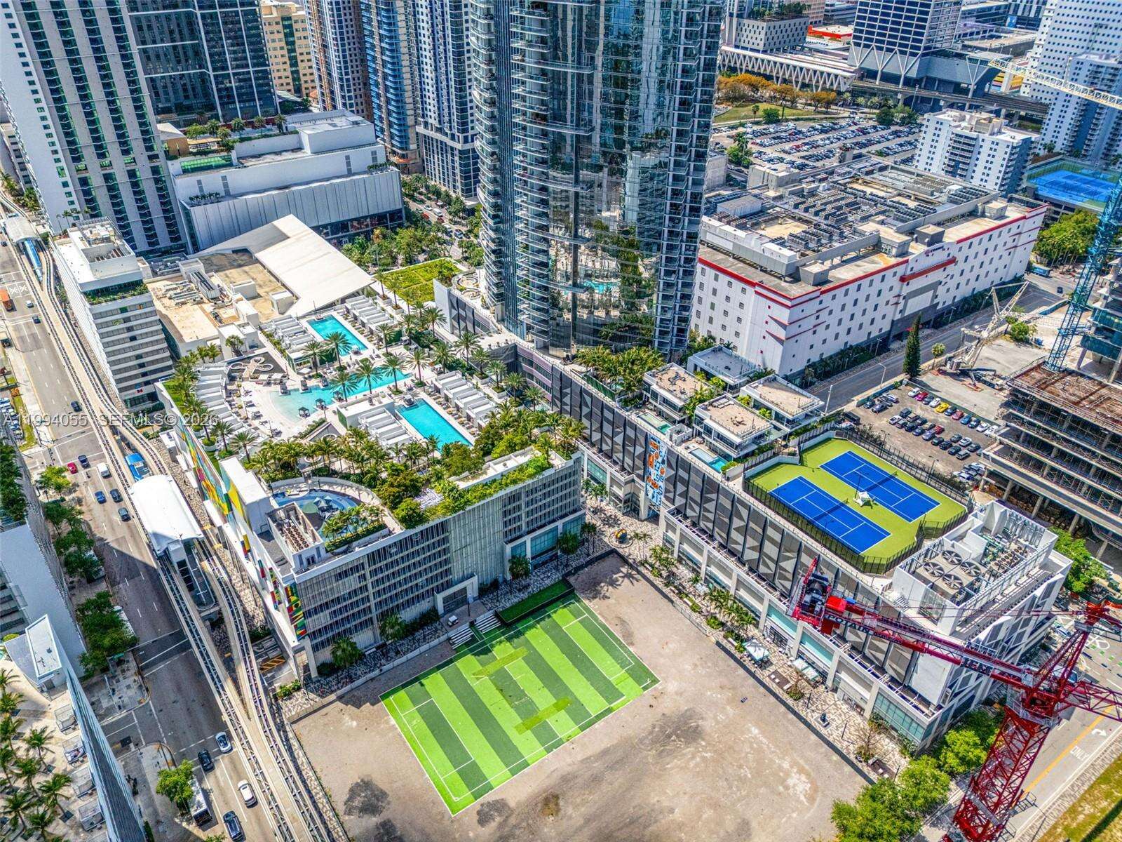 Paramount Miami Worldcenter at 851 1 Ave, Miami, FL 33132 - For Sale photo 36