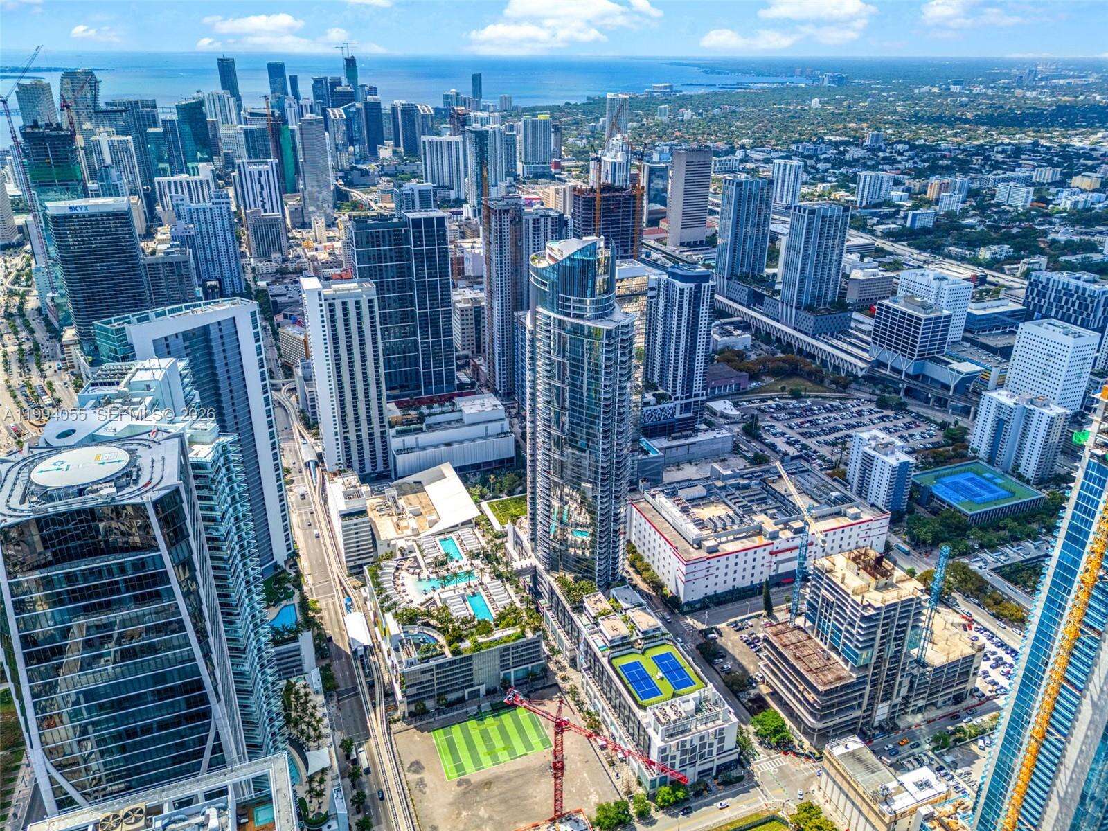 Paramount Miami Worldcenter at 851 1 Ave, Miami, FL 33132 - For Sale photo 37