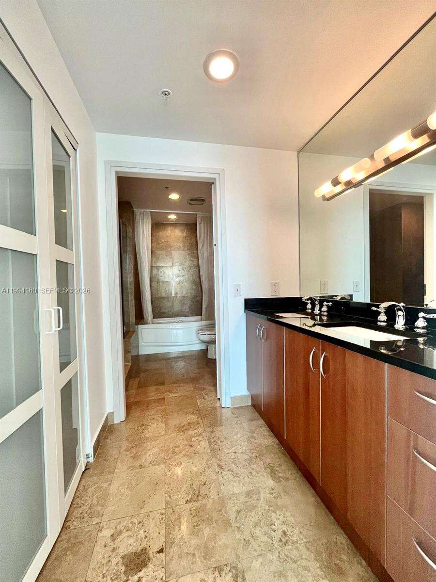 Met 1 at 300 Biscayne Blvd, Miami, FL 33131 - For Sale photo 12