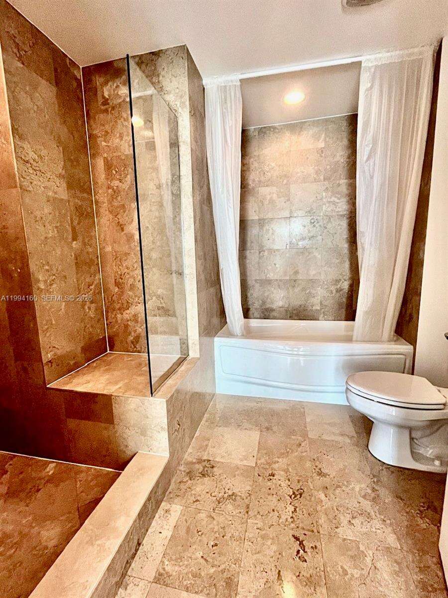 Met 1 at 300 Biscayne Blvd, Miami, FL 33131 - For Sale photo 13