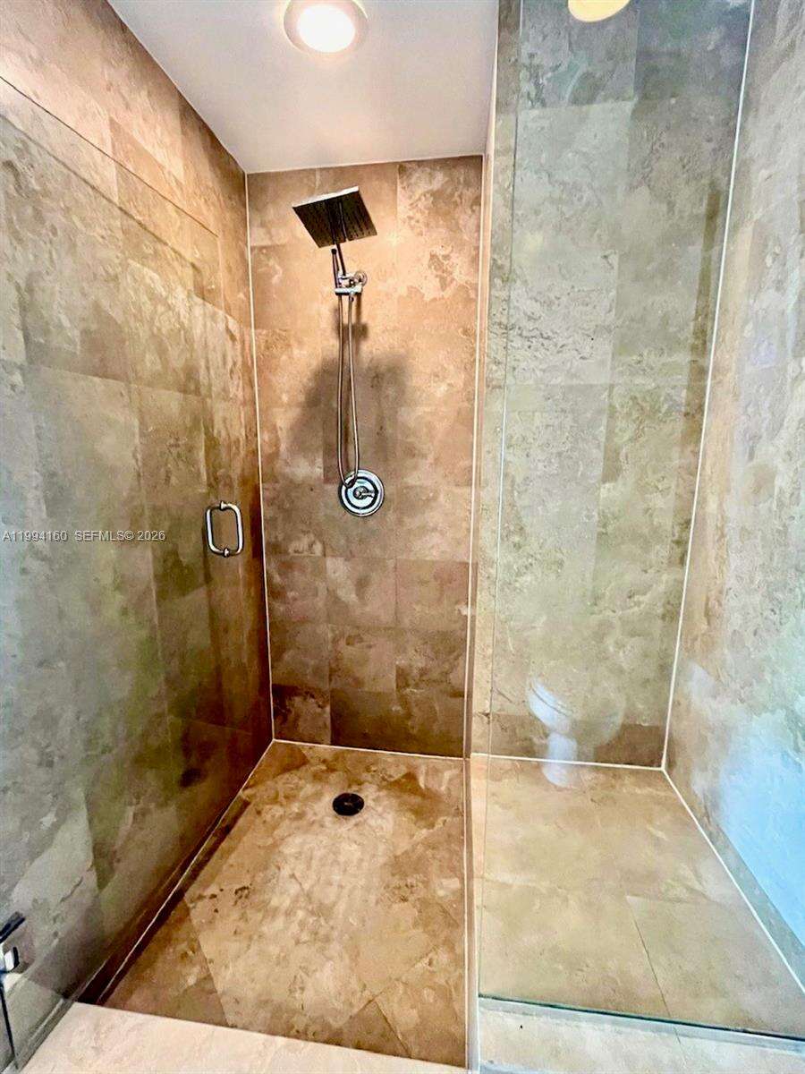 Met 1 at 300 Biscayne Blvd, Miami, FL 33131 - For Sale photo 14