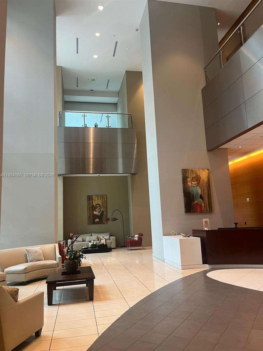 Met 1 at 300 Biscayne Blvd, Miami, FL 33131 - For Sale photo 24
