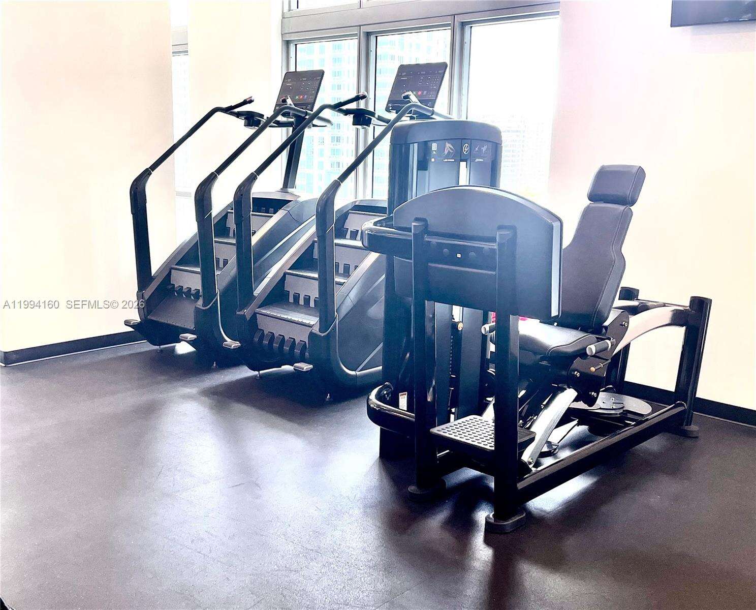 Met 1 at 300 Biscayne Blvd, Miami, FL 33131 - For Sale photo 30