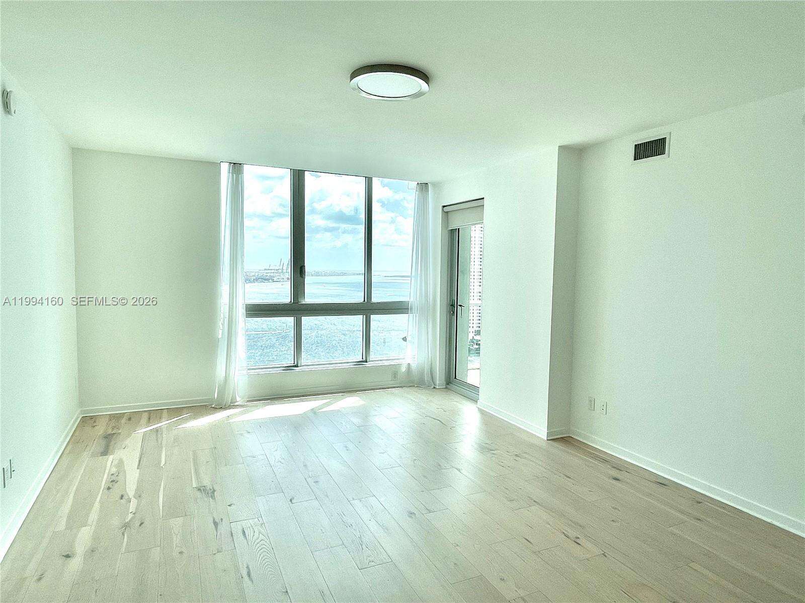 Met 1 at 300 Biscayne Blvd, Miami, FL 33131 - For Sale photo 8