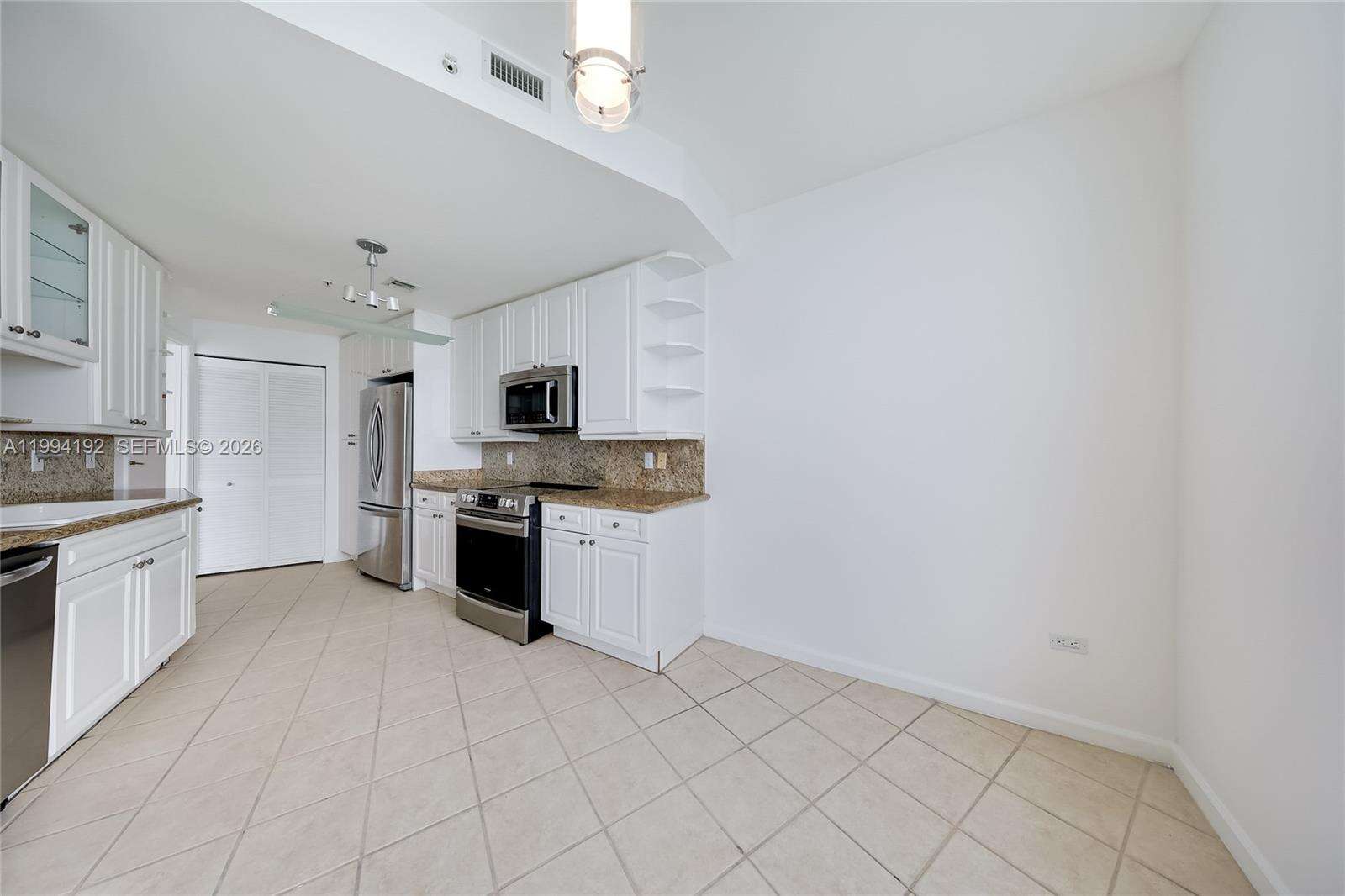 THREE TEQUESTA POINT - 848 Brickell Key Dr, Miami, FL 33131 | Picture 14