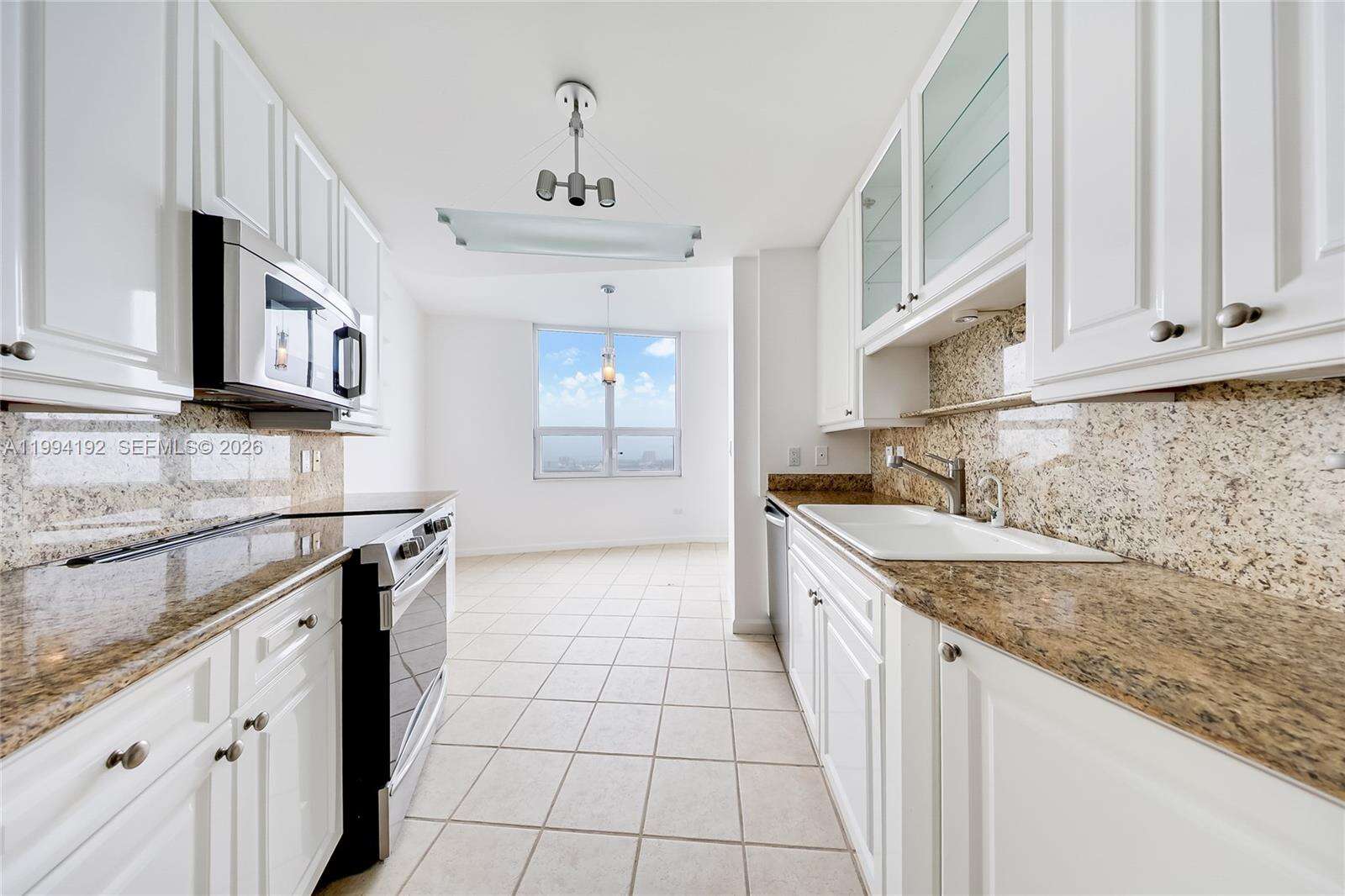 THREE TEQUESTA POINT - 848 Brickell Key Dr, Miami, FL 33131 | Picture 7