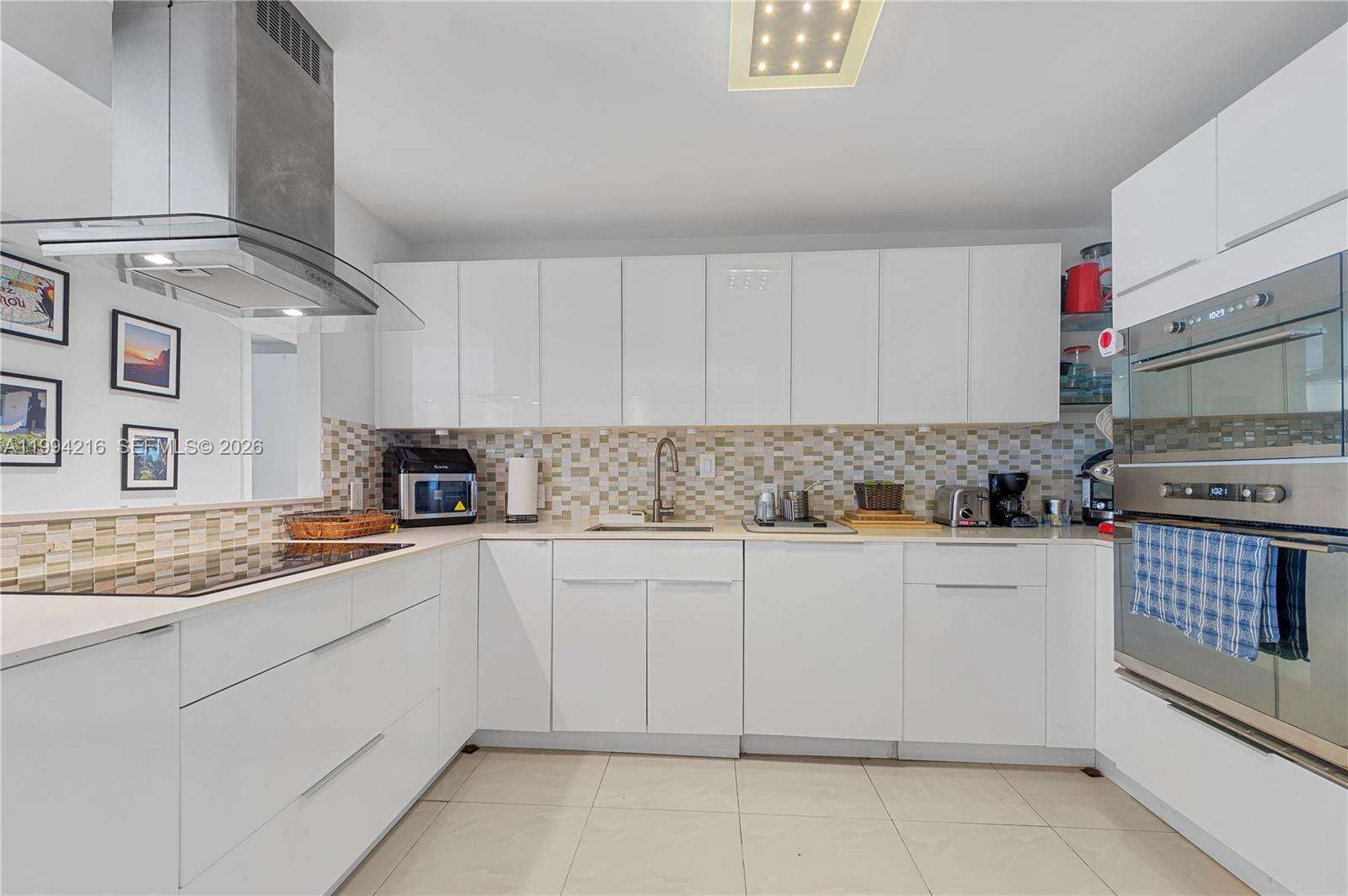 Arlen House at 100 Bayview Dr, Sunny Isles Beach, FL 33160 - For Sale photo 16