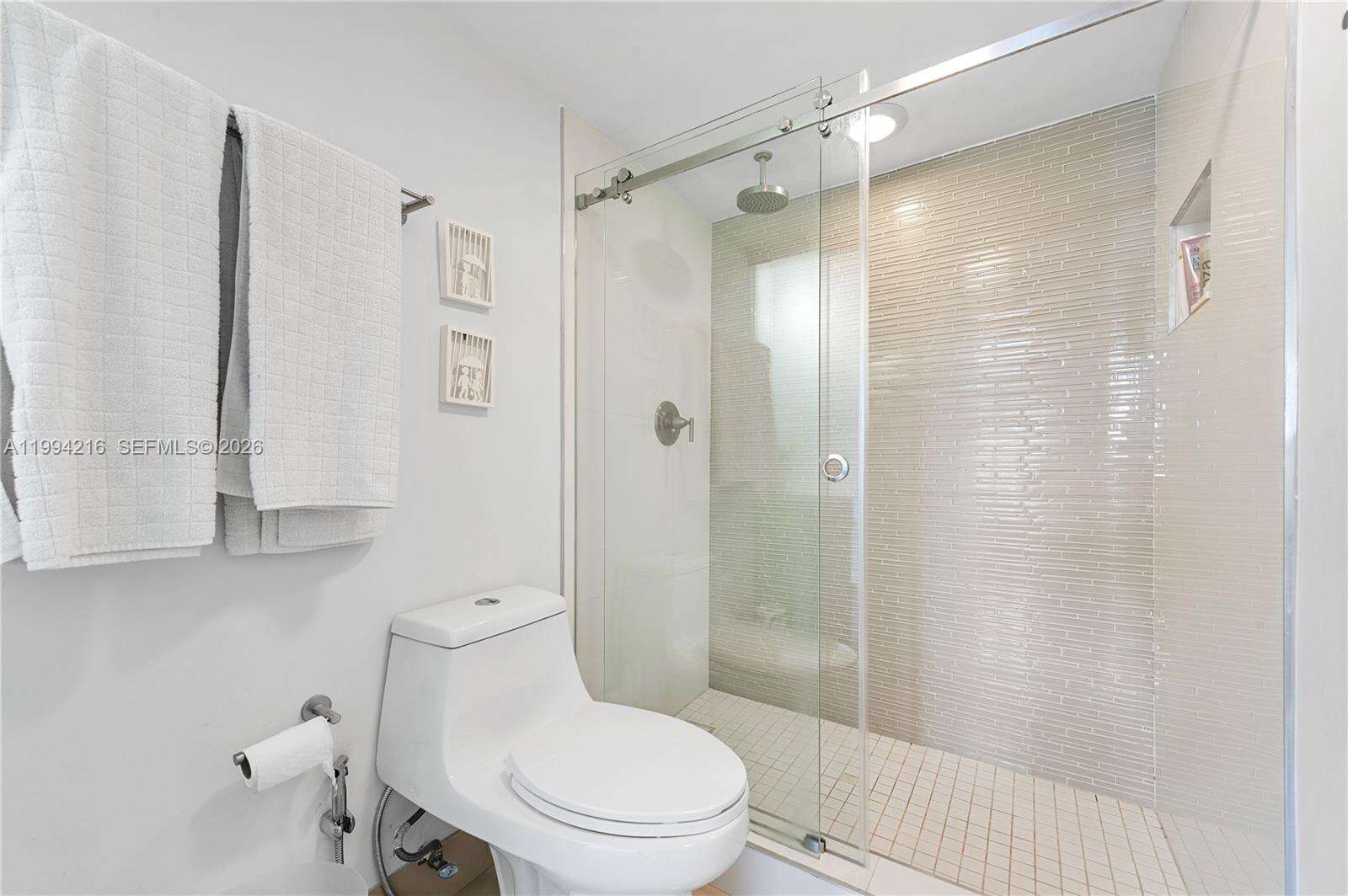 Arlen House at 100 Bayview Dr, Sunny Isles Beach, FL 33160 - For Sale photo 18