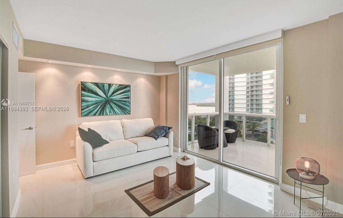 HARBOUR HOUSE - 10275 Collins Ave, Bal Harbour, FL 33154 | Picture 15