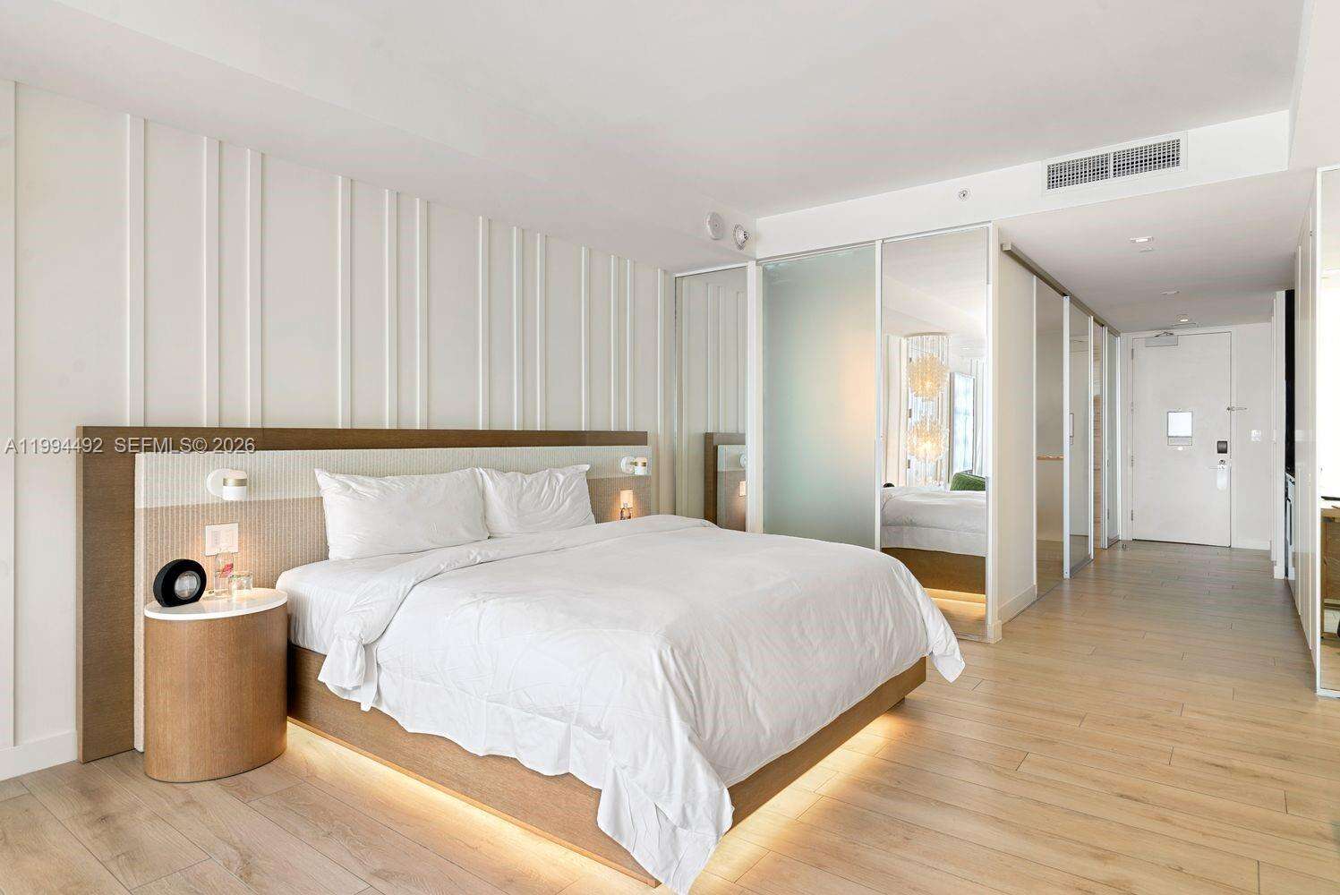 2201 COLLINS AVE - 2201 Collins Ave, Miami Beach, FL 33139 | Picture 4