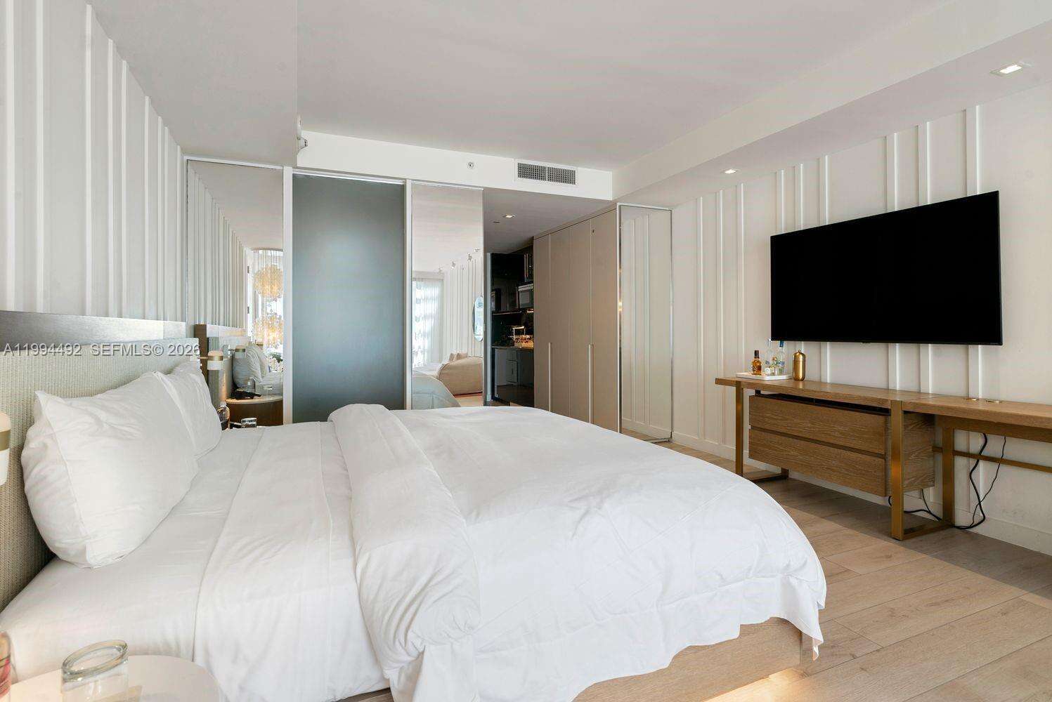 2201 COLLINS AVE - 2201 Collins Ave, Miami Beach, FL 33139 | Picture 5