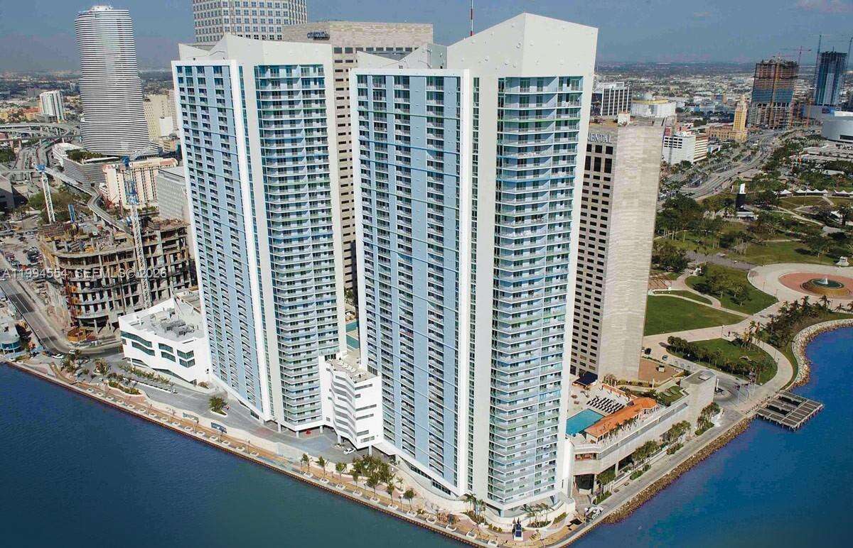 One Miami West at 325 Biscayne Blvd, Miami, FL 33131 - For Sale photo 1