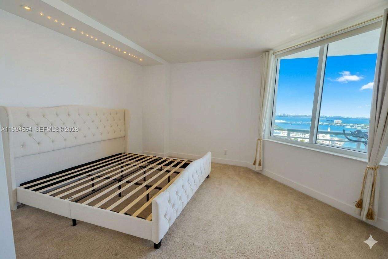 One Miami West at 325 Biscayne Blvd, Miami, FL 33131 - For Sale photo 12