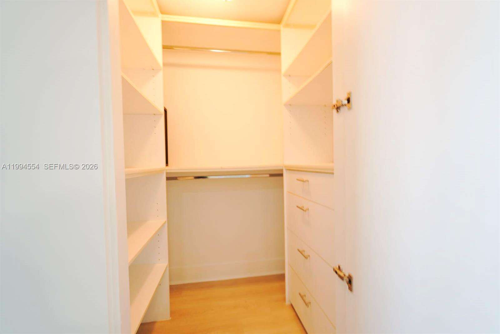 One Miami West at 325 Biscayne Blvd, Miami, FL 33131 - For Sale photo 13