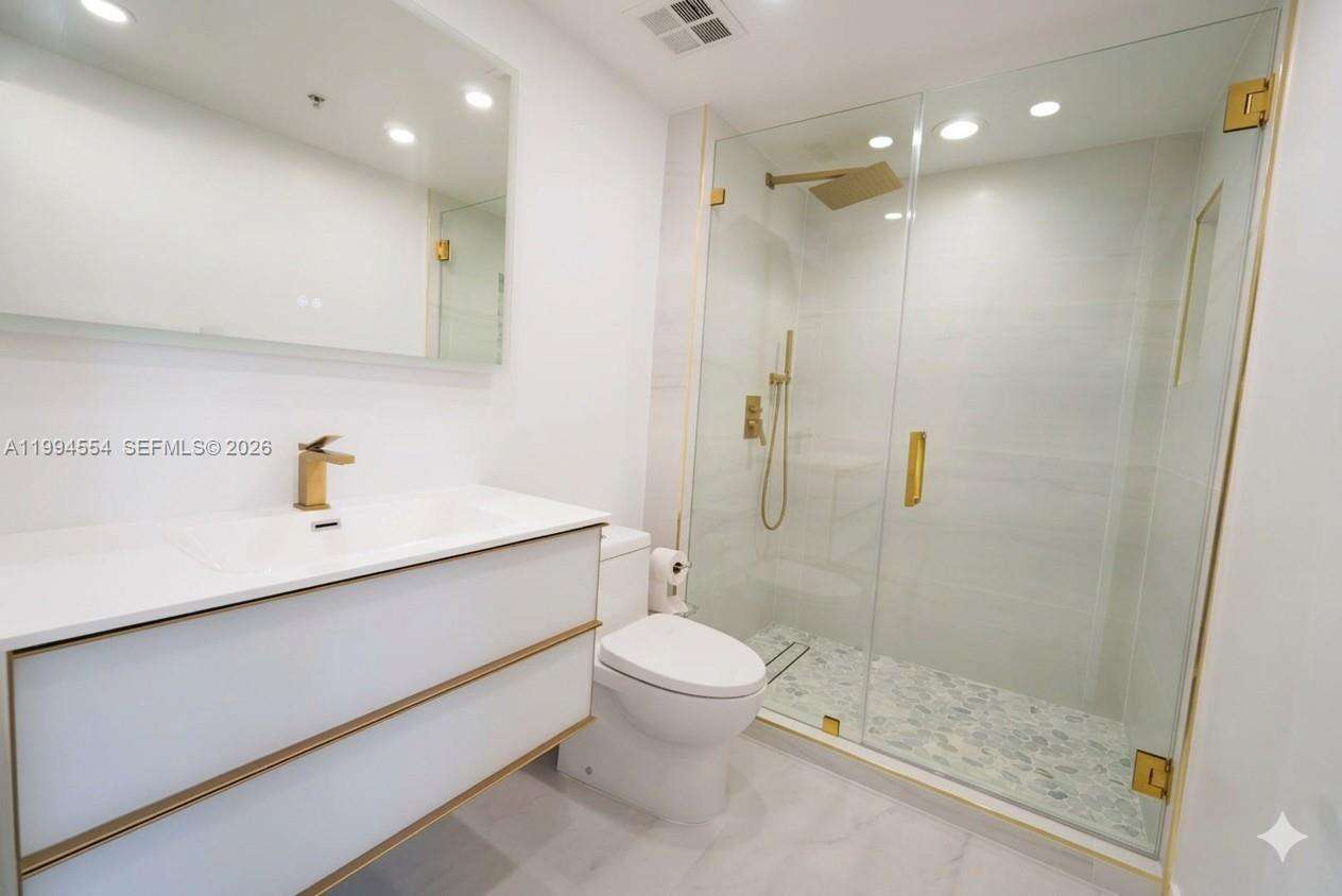 One Miami West at 325 Biscayne Blvd, Miami, FL 33131 - For Sale photo 14