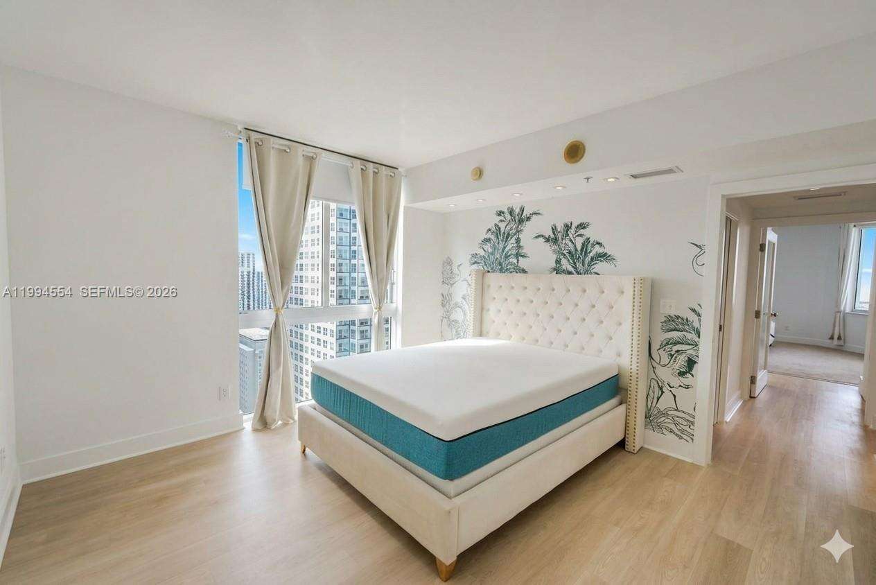 One Miami West at 325 Biscayne Blvd, Miami, FL 33131 - For Sale photo 15