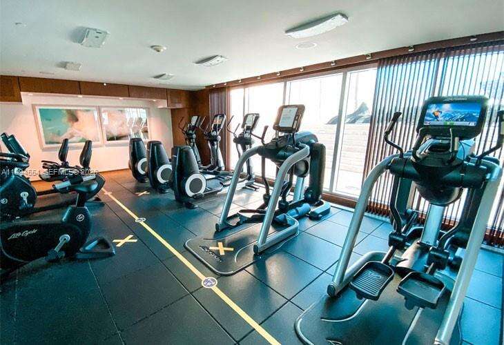 One Miami West at 325 Biscayne Blvd, Miami, FL 33131 - For Sale photo 22