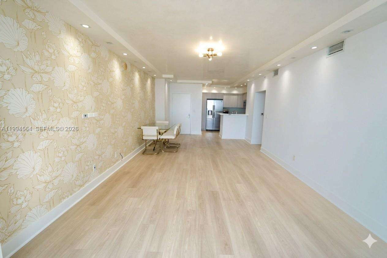 One Miami West at 325 Biscayne Blvd, Miami, FL 33131 - For Sale photo 7