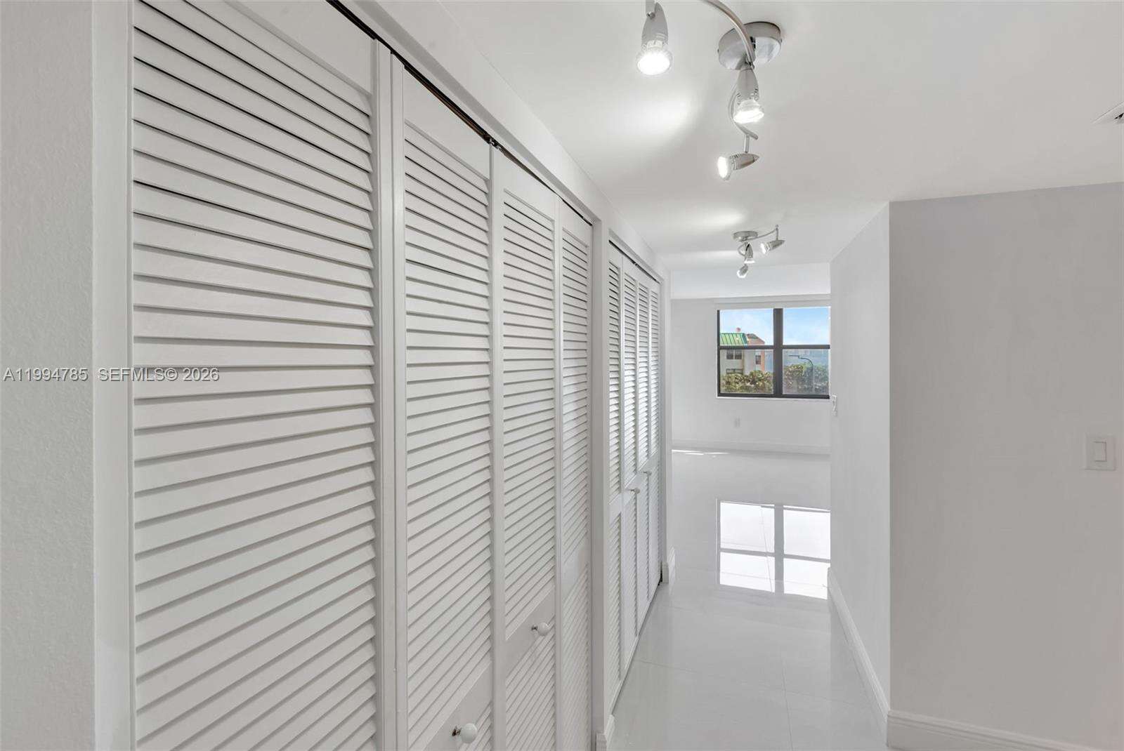 Brickell Bay Club at 2333 Brickell Ave, Miami, FL 33129 - For Sale photo 20
