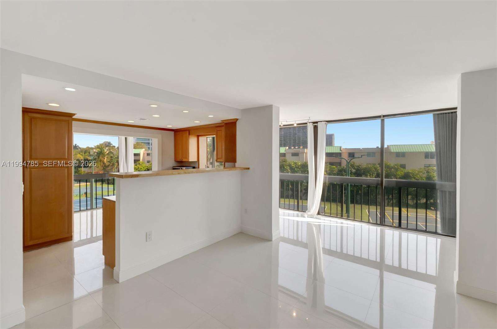 Brickell Bay Club at 2333 Brickell Ave, Miami, FL 33129 - For Sale photo 5