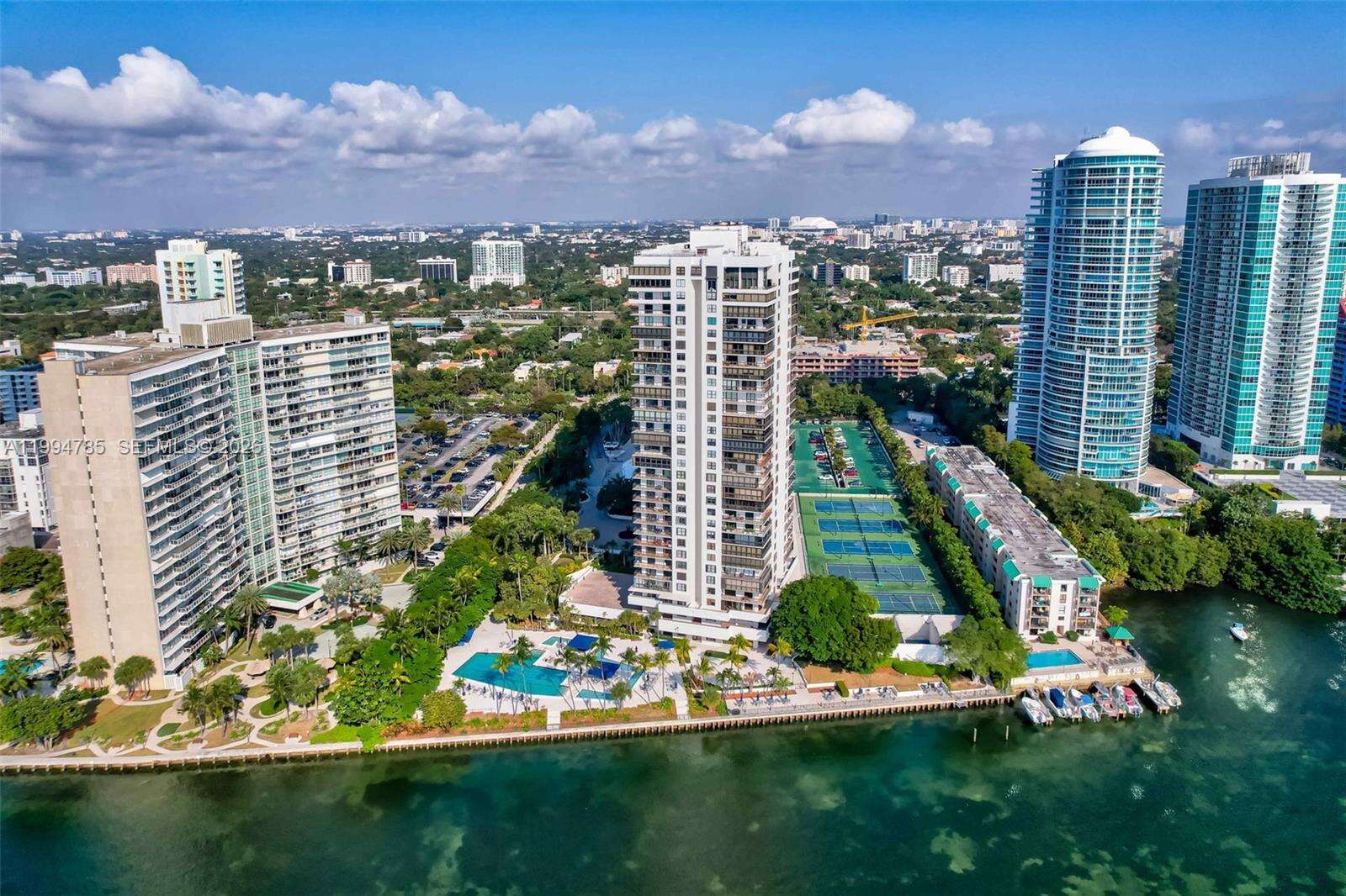 Brickell Bay Club at 2333 Brickell Ave, Miami, FL 33129 - For Sale photo 50