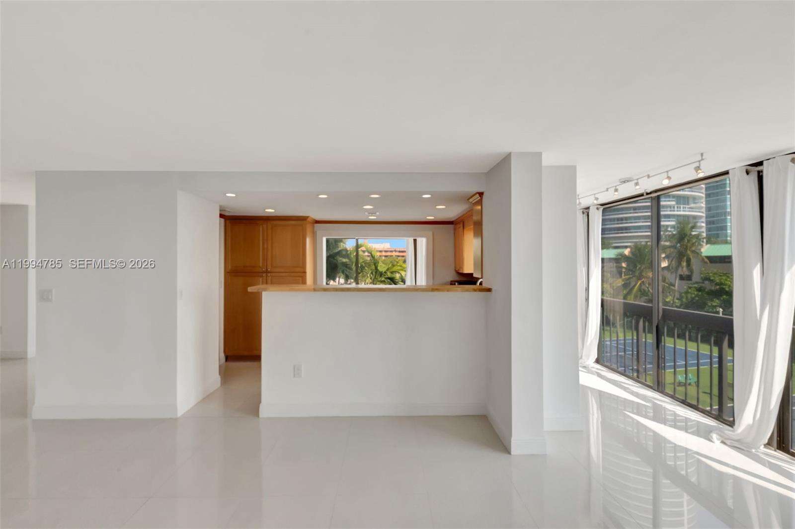 Brickell Bay Club at 2333 Brickell Ave, Miami, FL 33129 - For Sale photo 7