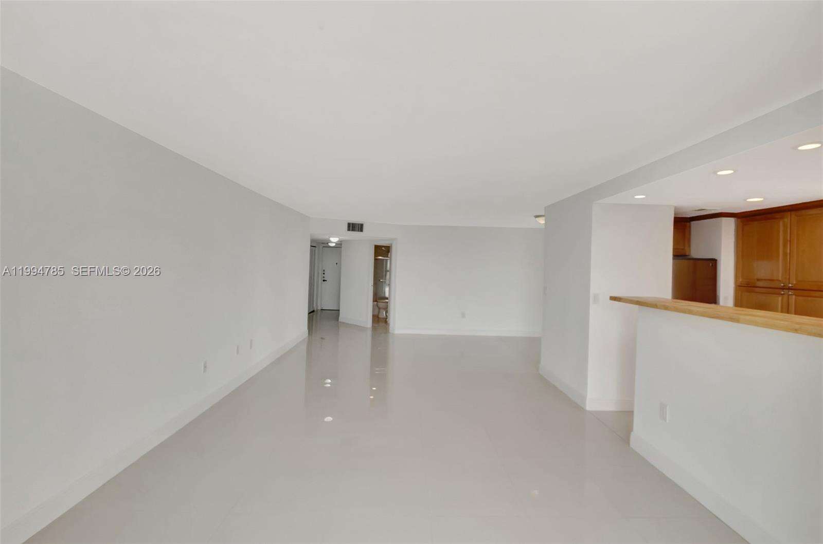 Brickell Bay Club at 2333 Brickell Ave, Miami, FL 33129 - For Sale photo 8
