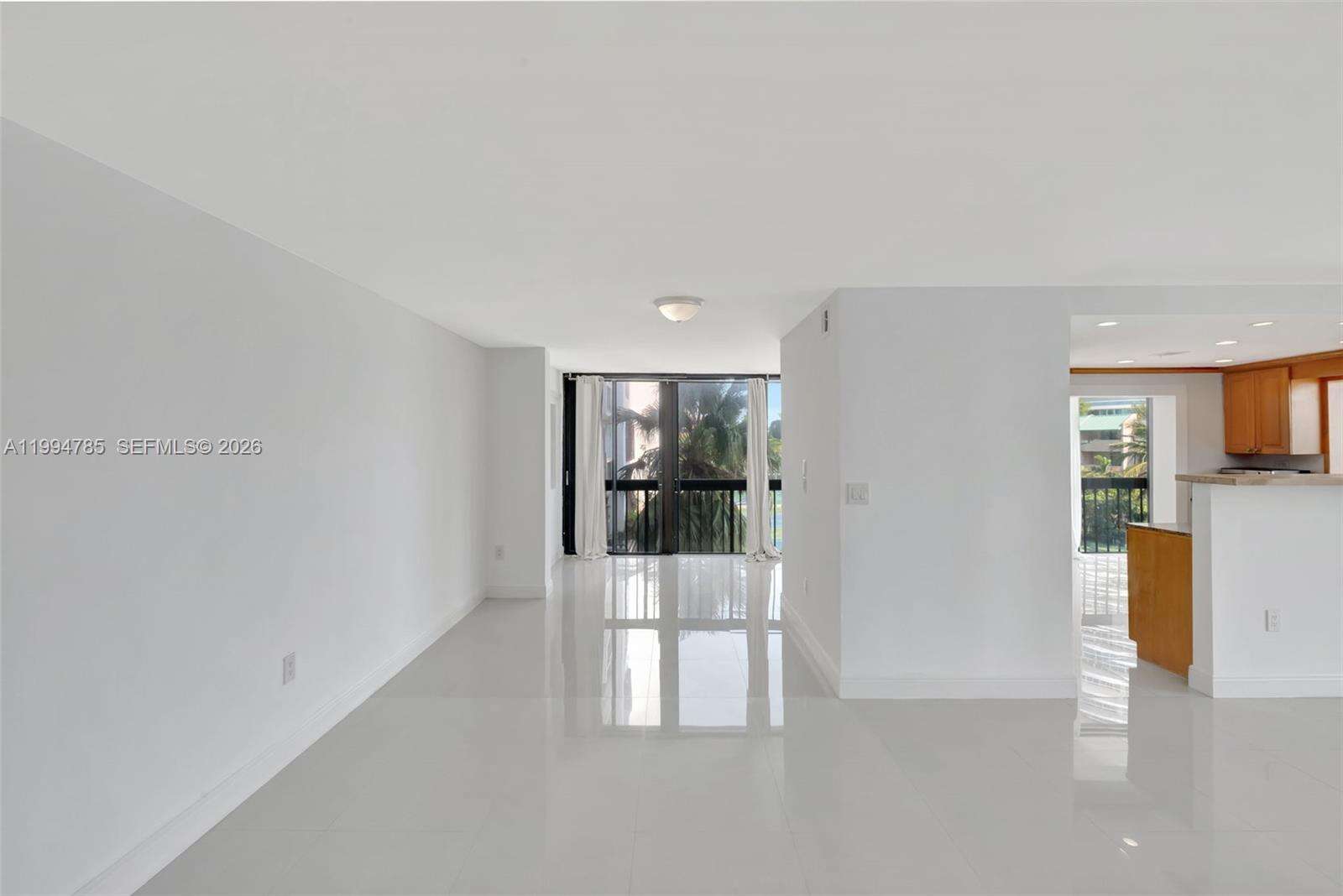 Brickell Bay Club at 2333 Brickell Ave, Miami, FL 33129 - For Sale photo 9