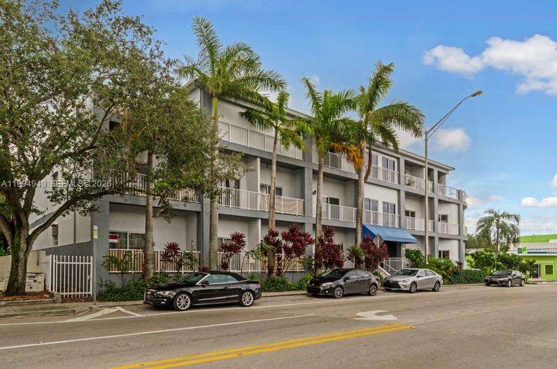 Bird Grove Condos for Sale & Rent | Picture 1