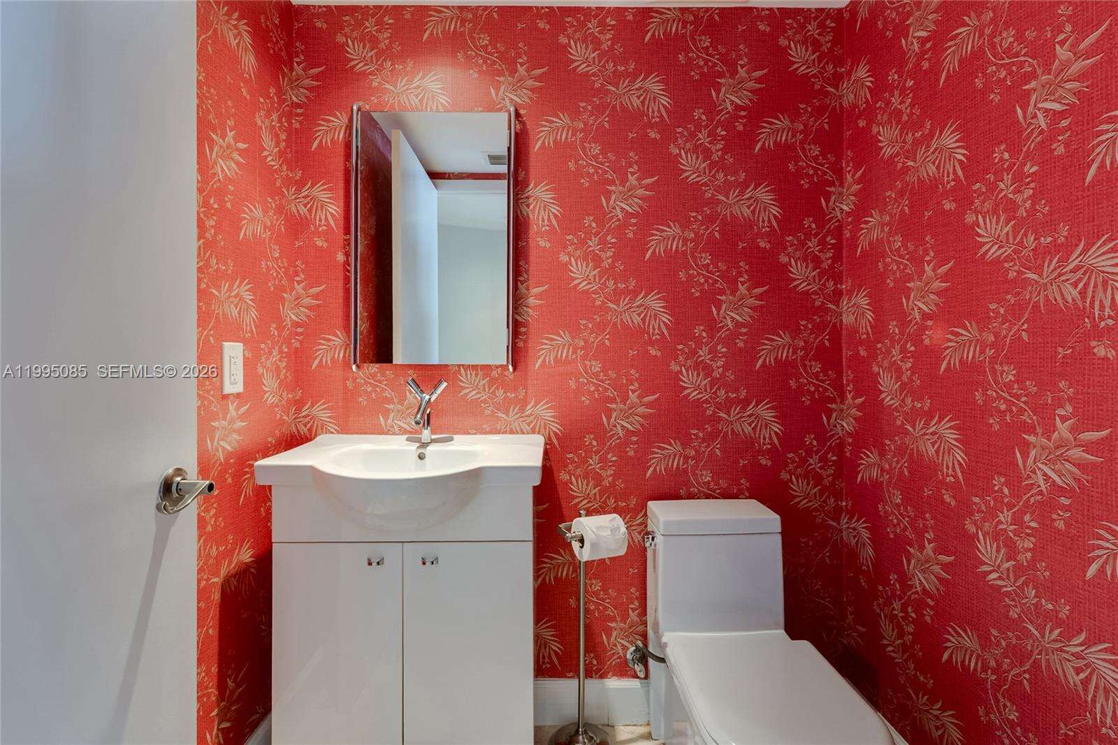 OCEAN FOUR - 17201 Collins Ave, Sunny Isles Beach, FL 33160 | Picture 11