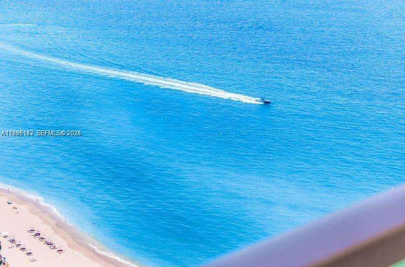 LA PERLA - 16699 Collins Ave, Sunny Isles Beach, FL 33160 | Picture 2