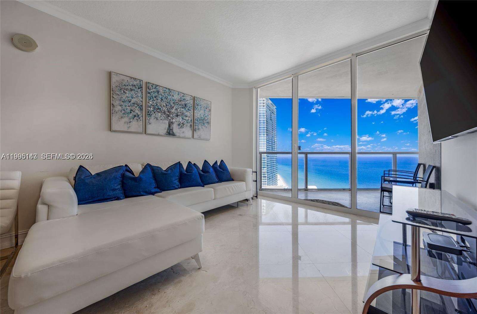 LA PERLA - 16699 Collins Ave, Sunny Isles Beach, FL 33160 | Picture 5
