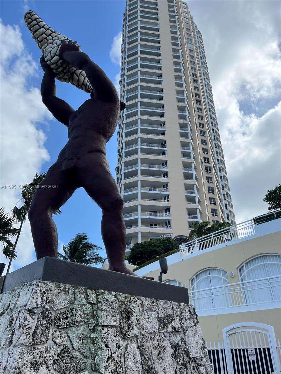 TWO TEQUESTA POINT - 808 Brickell Key Dr, Miami, FL 33131 | Picture 1