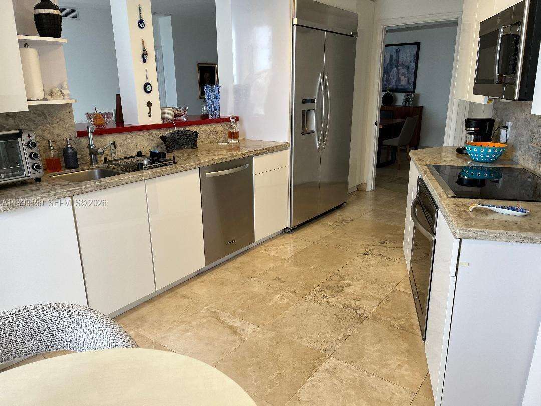 TWO TEQUESTA POINT - 808 Brickell Key Dr, Miami, FL 33131 | Picture 15
