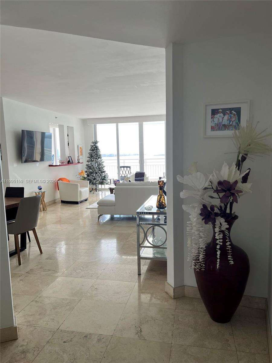 TWO TEQUESTA POINT - 808 Brickell Key Dr, Miami, FL 33131 | Picture 9