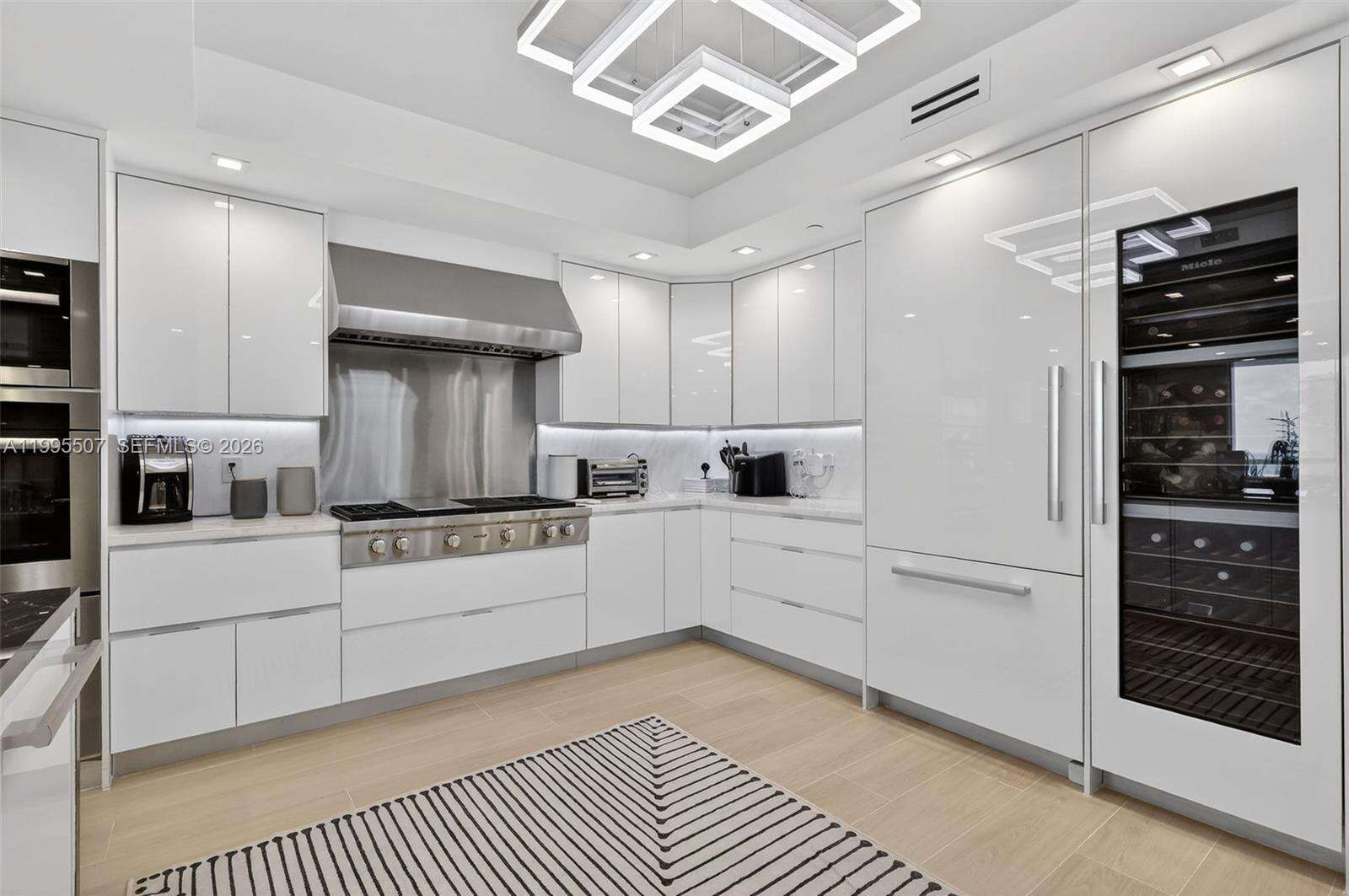 BELLAMARE WILLIAMS ISLAND - 6000 Island Blvd, Aventura, FL 33160 | Picture 12