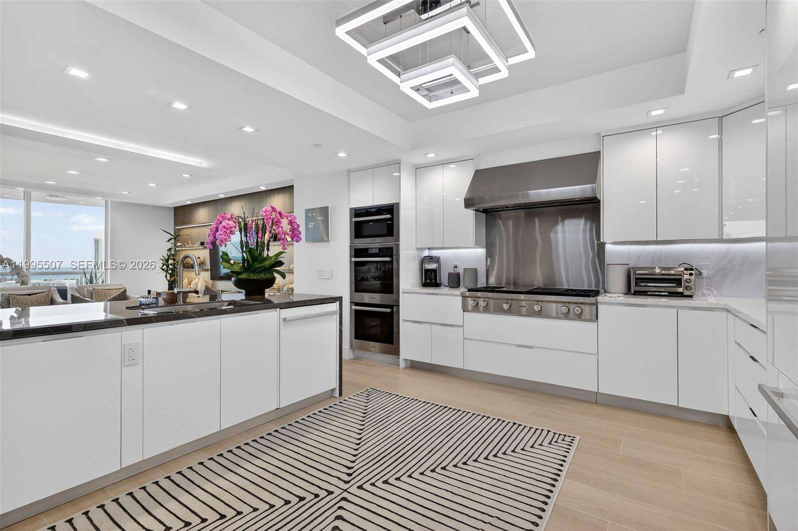 BELLAMARE WILLIAMS ISLAND - 6000 Island Blvd, Aventura, FL 33160 | Picture 9