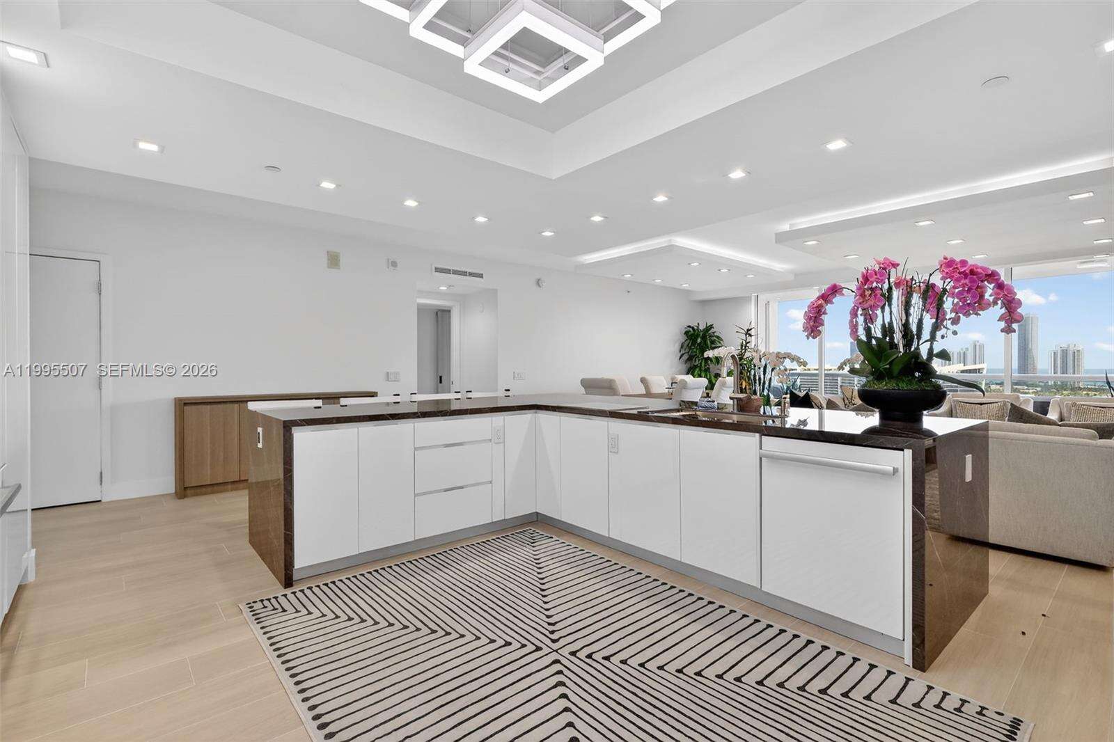 BELLAMARE WILLIAMS ISLAND - 6000 Island Blvd, Aventura, FL 33160 | Picture 10