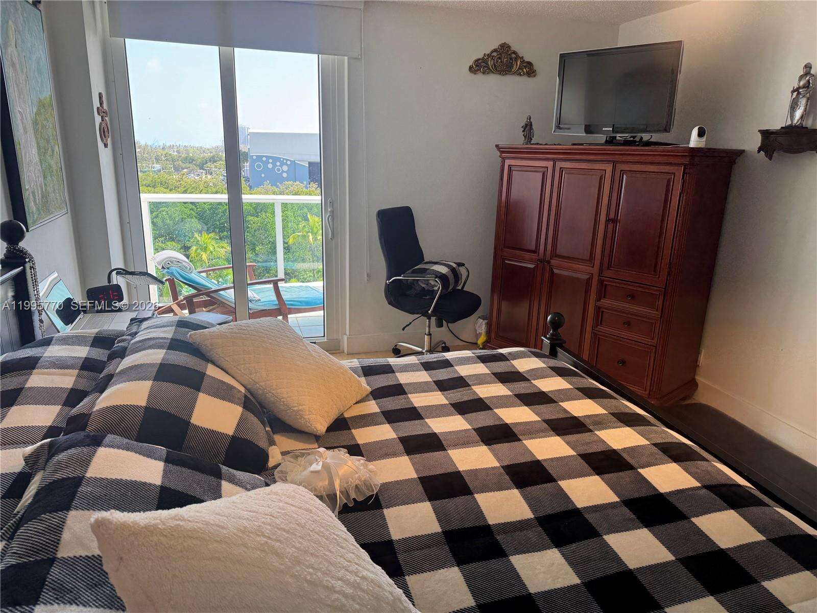 Arlen House at 100 Bayview Dr, Sunny Isles Beach, FL 33160 - For Sale photo 11