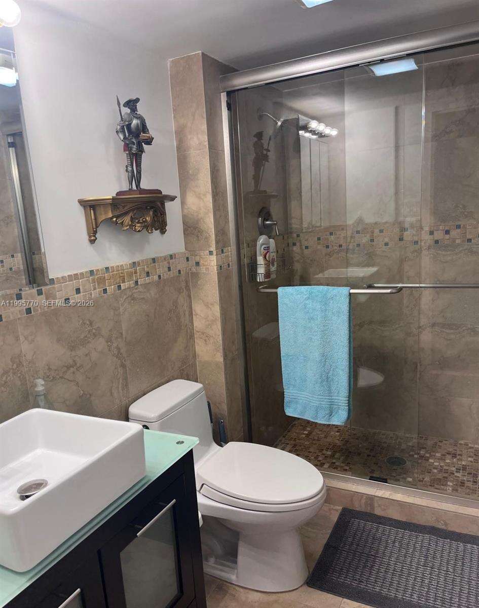 Arlen House at 100 Bayview Dr, Sunny Isles Beach, FL 33160 - For Sale photo 21