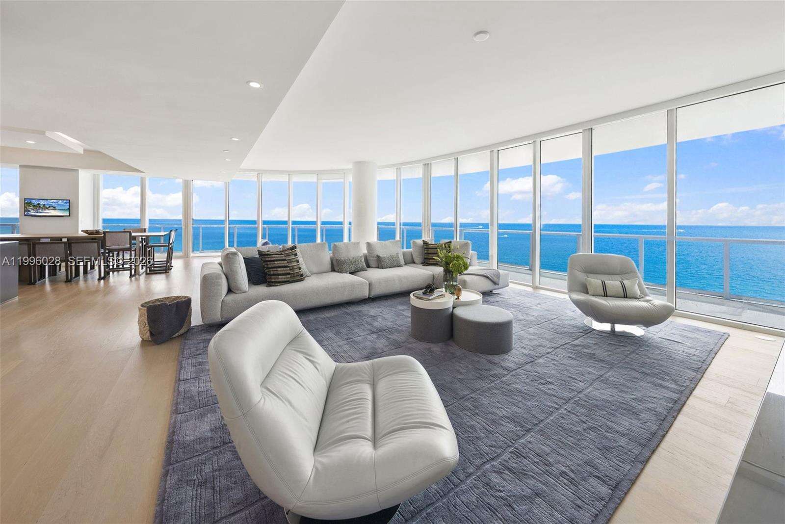 CONTINUUM ON SOUTH BEACH CONDO THE SOUTH TOWER - 100 Pointe Dr, Miami Beach, FL 33139 | Picture 1