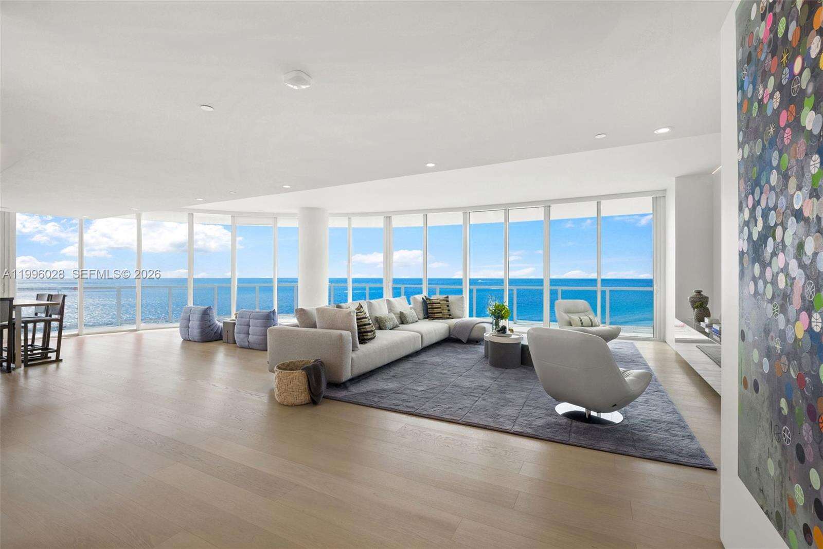 CONTINUUM ON SOUTH BEACH CONDO THE SOUTH TOWER - 100 Pointe Dr, Miami Beach, FL 33139 | Picture 2