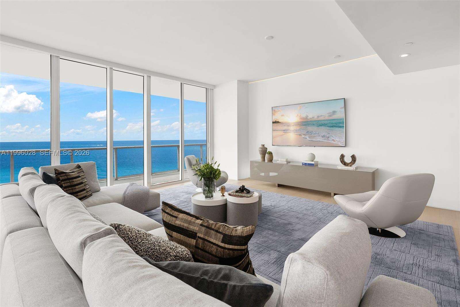 CONTINUUM ON SOUTH BEACH CONDO THE SOUTH TOWER - 100 Pointe Dr, Miami Beach, FL 33139 | Picture 11