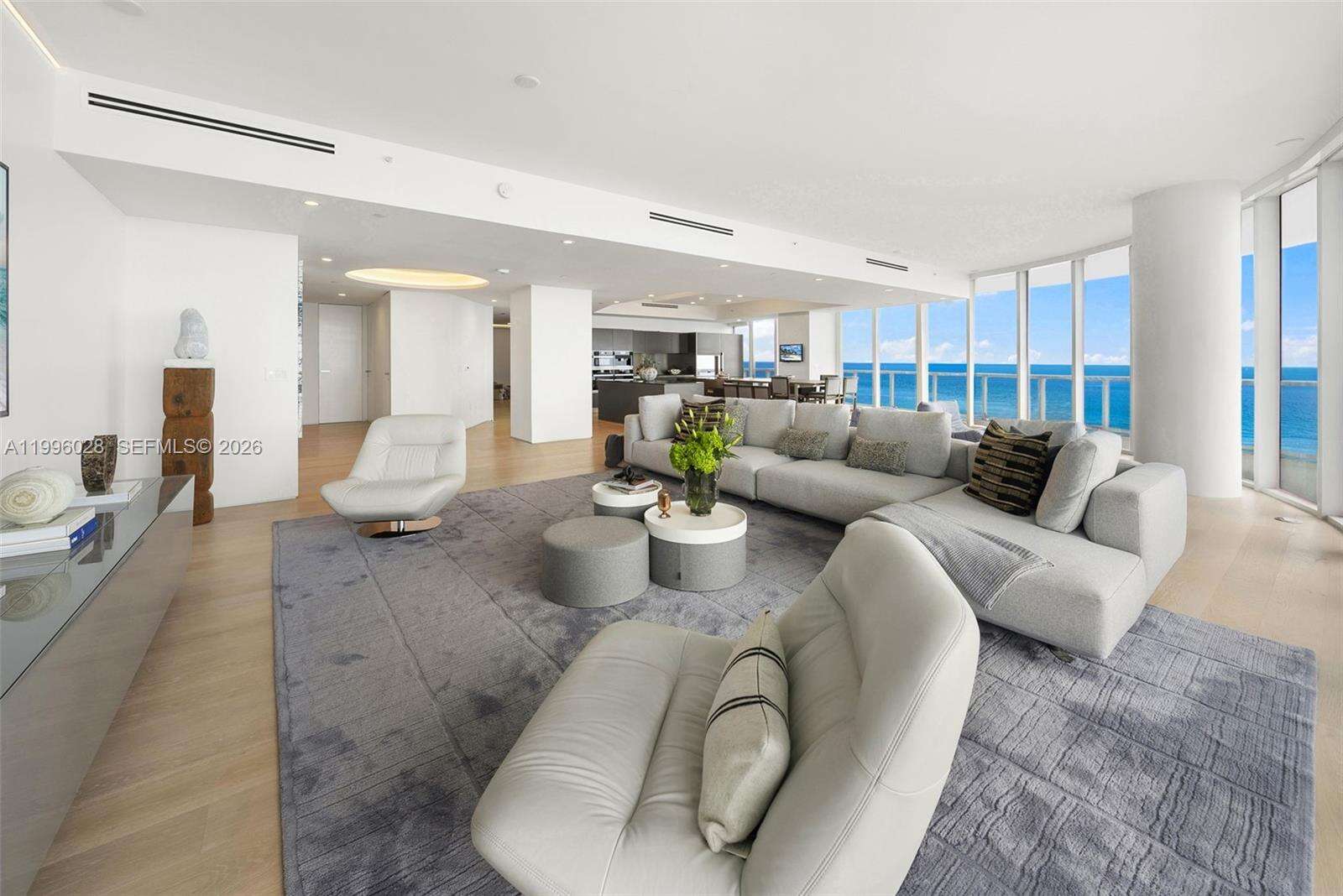 CONTINUUM ON SOUTH BEACH CONDO THE SOUTH TOWER - 100 Pointe Dr, Miami Beach, FL 33139 | Picture 12